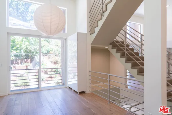 $7,995 | 633 Museum Drive, Los Angeles, CA 90065