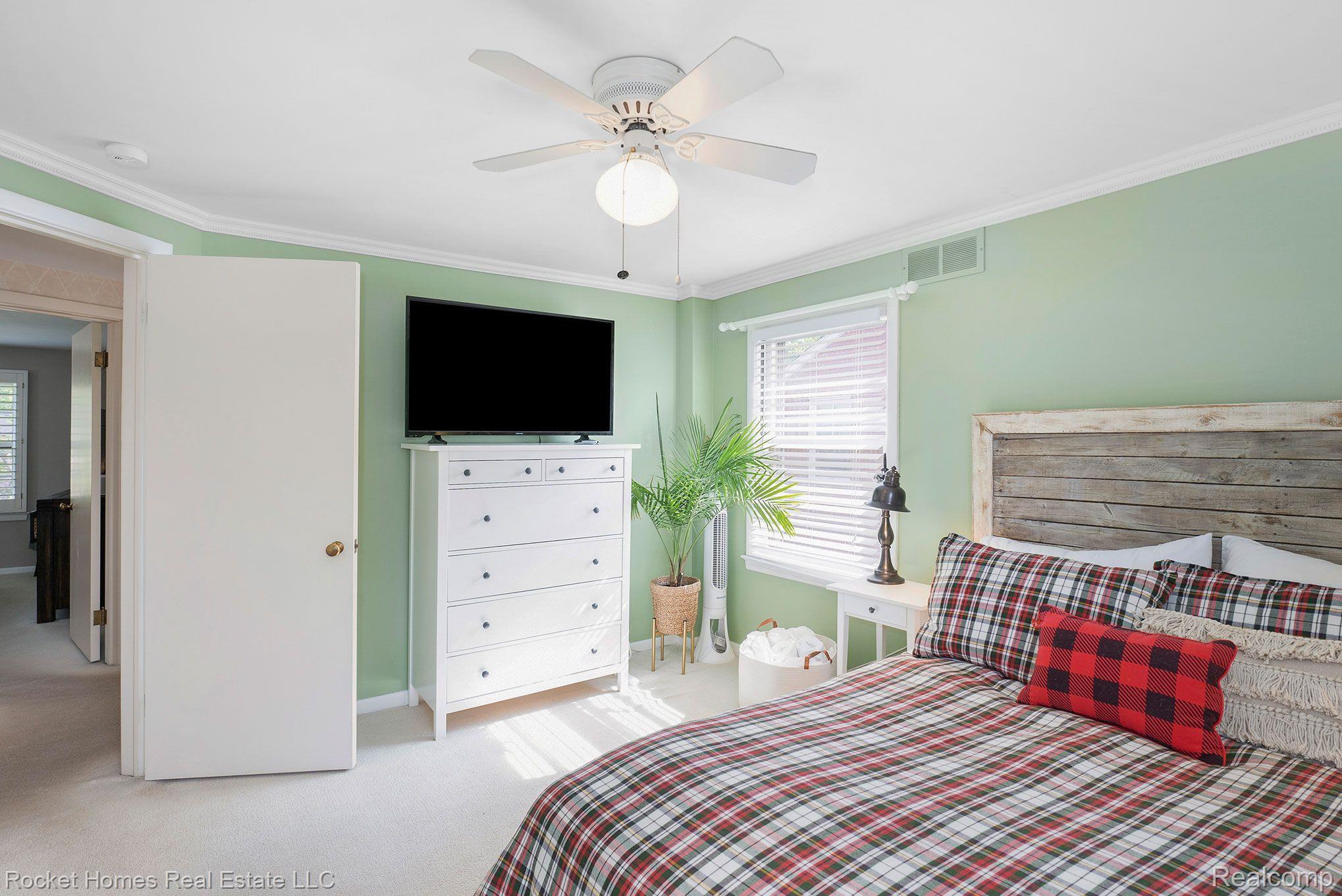 1629 Prestwick Road Grosse Pointe, MI 48236 - Photo 28 of 37 Gallery Image 28
