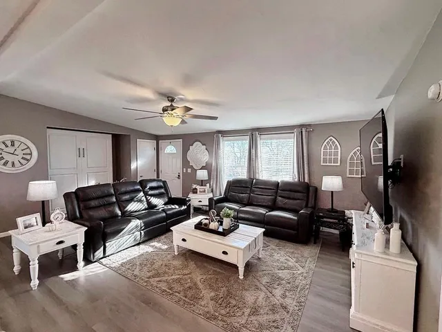 $250,000 | 14815 South Orleans Trail, Stockton, MO 65785