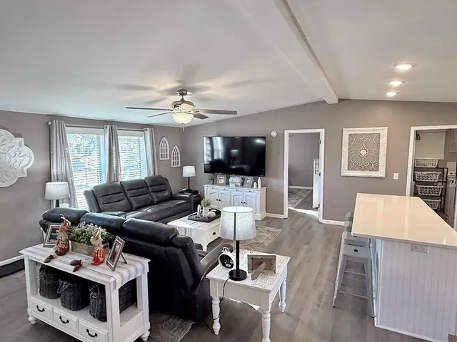 $250,000 | 14815 South Orleans Trail, Stockton, MO 65785