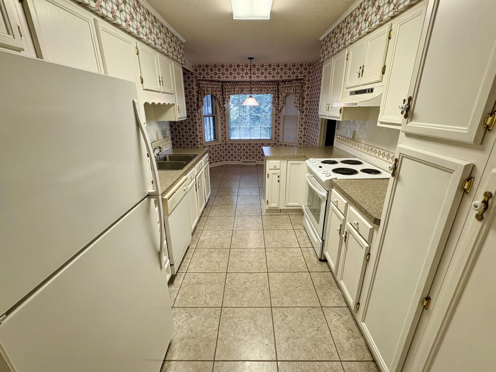 1003 Chambers Lane Mount Pleasant, SC 29464 - Photo 12 of 34 12