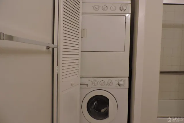 a close up view of a washer and dryer
