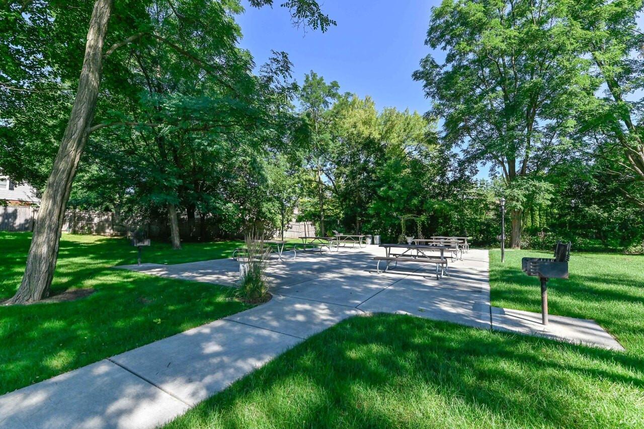 2150 Good Hope Road, Unit 201 Glendale, WI 53209 - Photo 22 of 23 Picnic Area