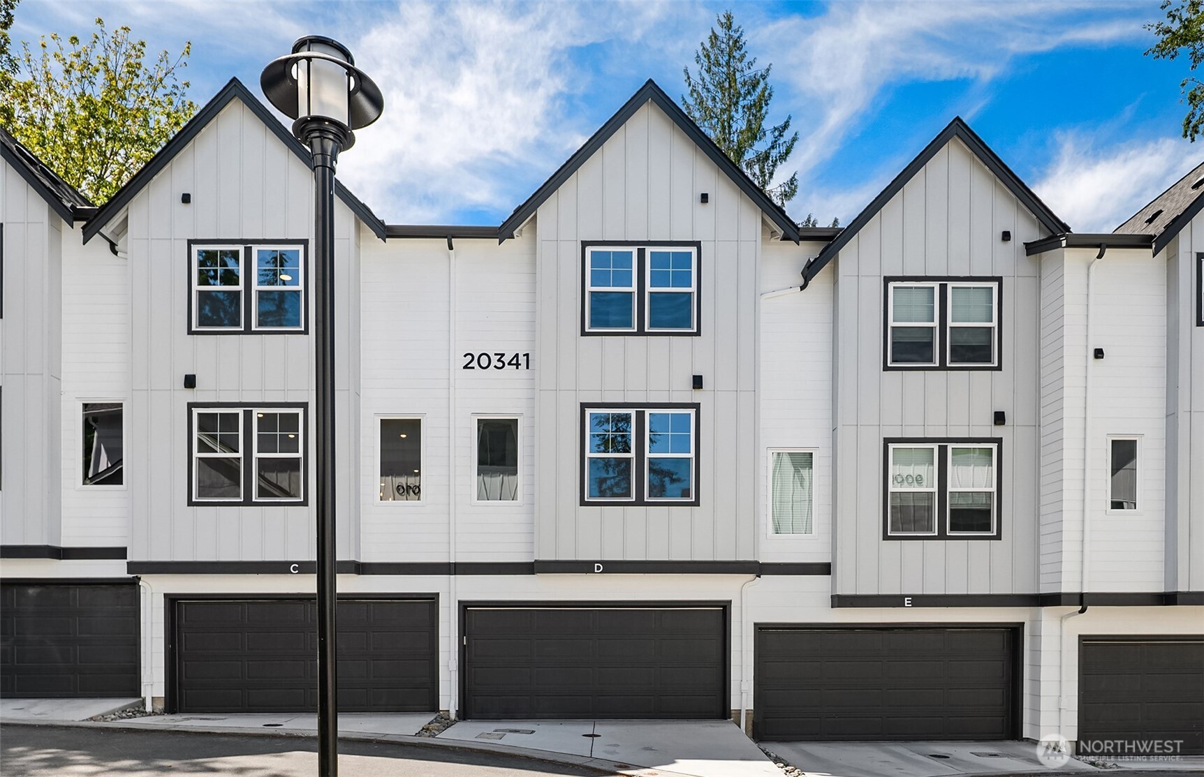 20341 90th Drive Northeast, Unit D Bothell, WA 98011 - Photo 2 of 20 Gallery Image 2