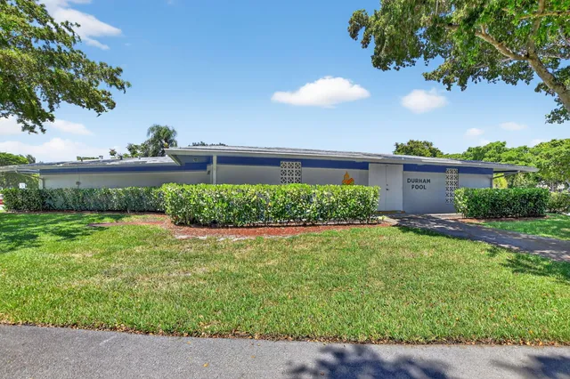 a park with lots of trees and entertaining space