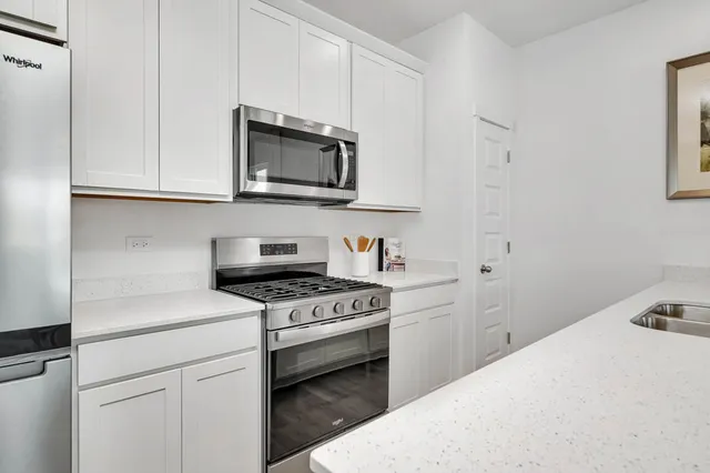 $369,990 | 2276 Barbera Drive, Oswego, IL 60543