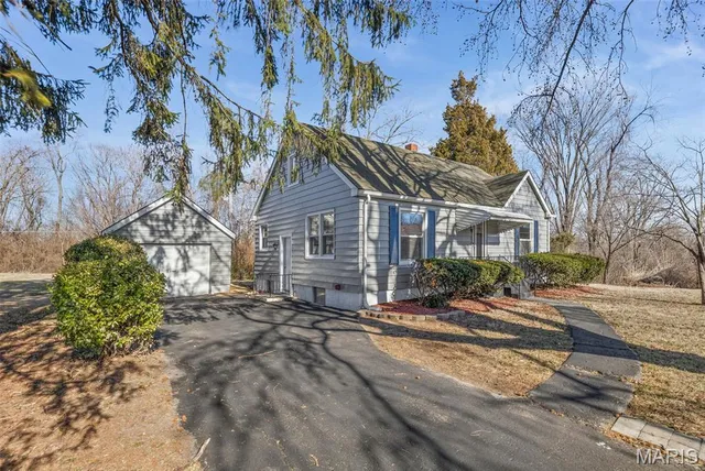 $160,000 | 231 Parkway Drive, Swansea, IL 62226