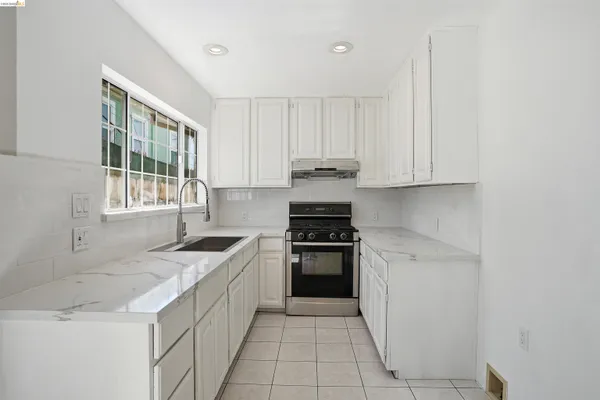 $749,000 | 3012 Minna Avenue, Oakland, CA 94619