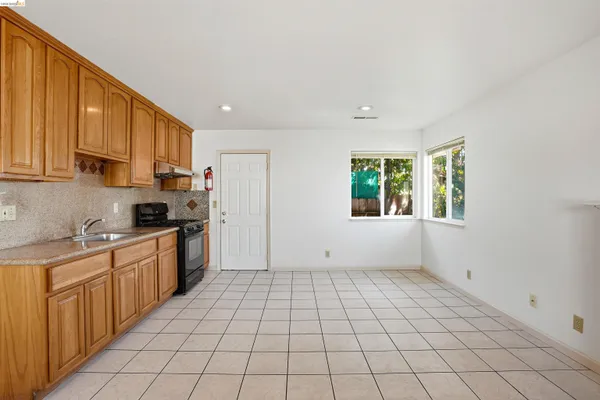 $749,000 | 3012 Minna Avenue, Oakland, CA 94619
