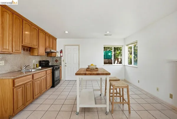 $749,000 | 3012 Minna Avenue, Oakland, CA 94619