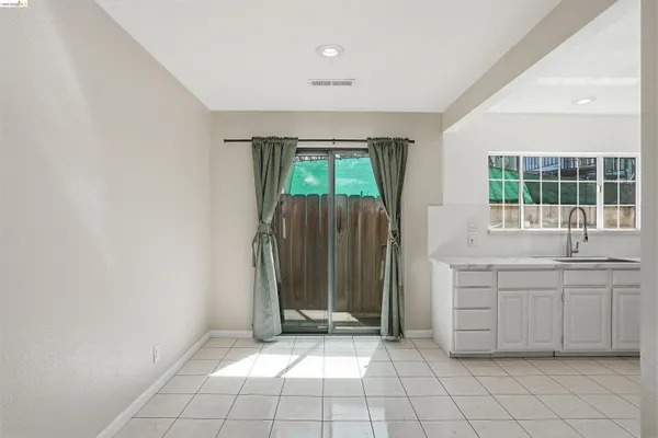 $749,000 | 3012 Minna Avenue, Oakland, CA 94619