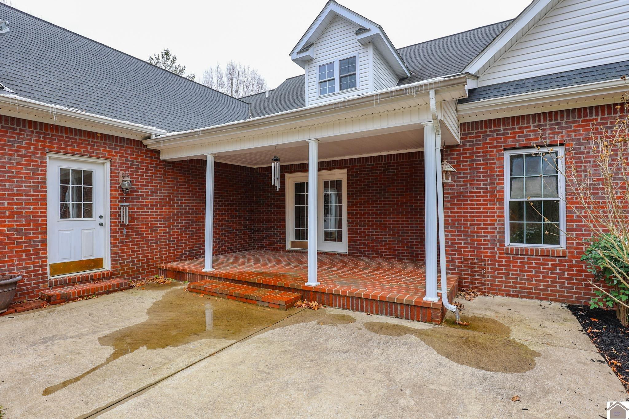 4182 Blandville Road Wickliffe, KY 42087 - Photo 7 of 47 Back Patio/Covered Porch