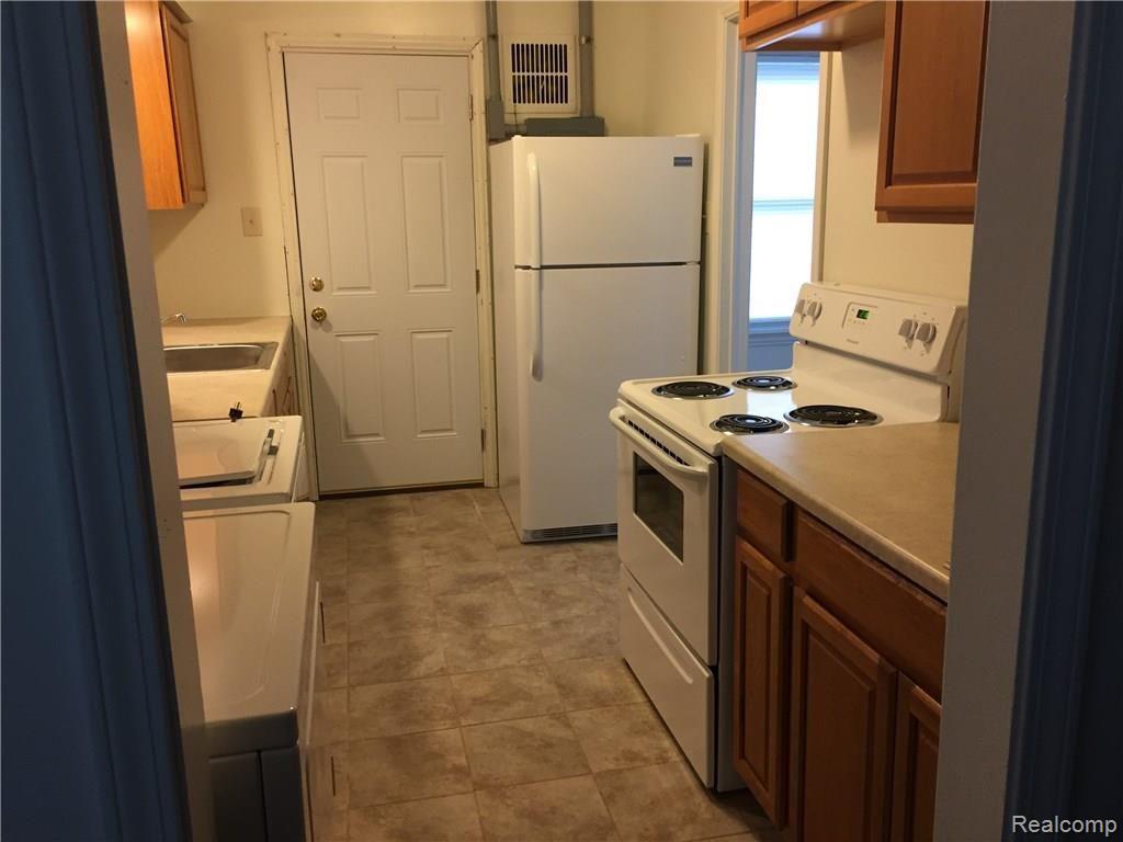 4511 Oliver Road Royal Oak, MI 48073 - Photo 2 of 8