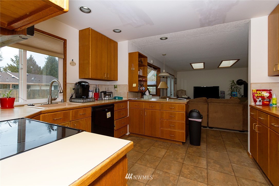 2517 171st Street Southeast Bothell, WA 98012 - Photo 4 of 19