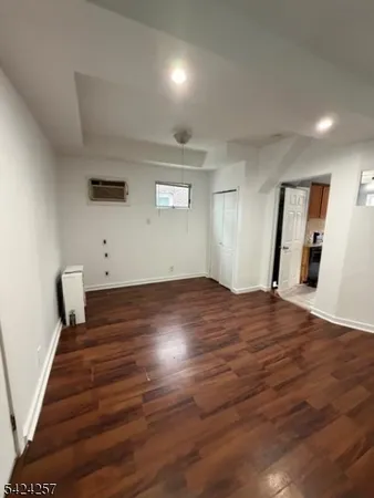 $3,000 | 109 West 11th Street, Linden, NJ 07036