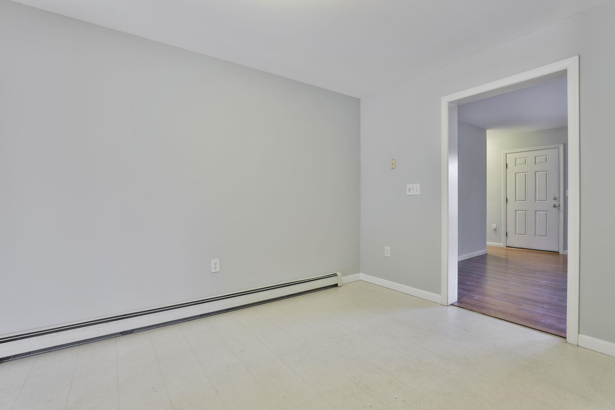 105 Mountain Road Concord, NH 03301 - Photo 3 of 31