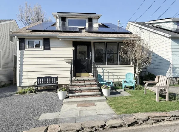 $775,000 | 32 9th Avenue, Sea Cliff, NY 11579