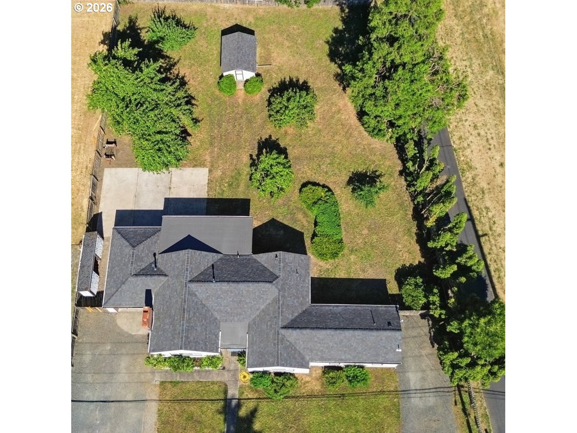 2063 2nd Street Springfield, OR 97477 - Photo 2 of 45