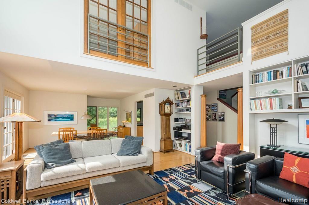 2963 Warren Road Ann Arbor, MI 48105 - Photo 12 of 57 MLS12_GreatRoom4.jpg