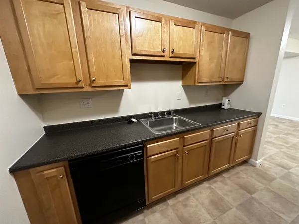 $1,970 | 100 Sentinel Court, Unit 306, Manchester, NH 03103
