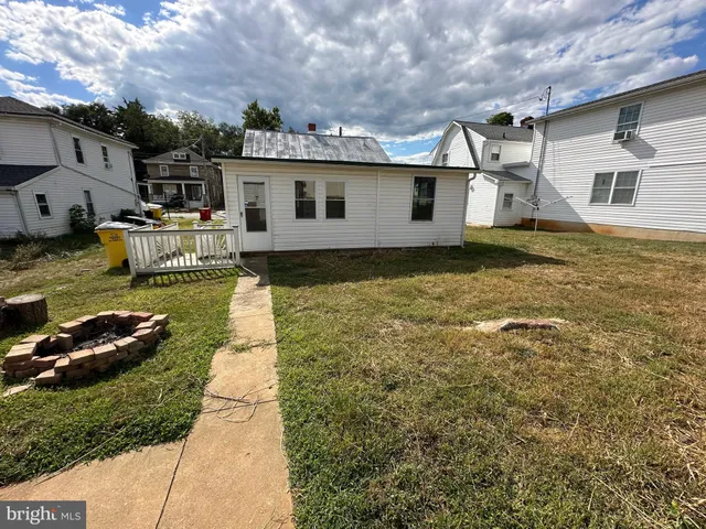 a view of a outdoor space