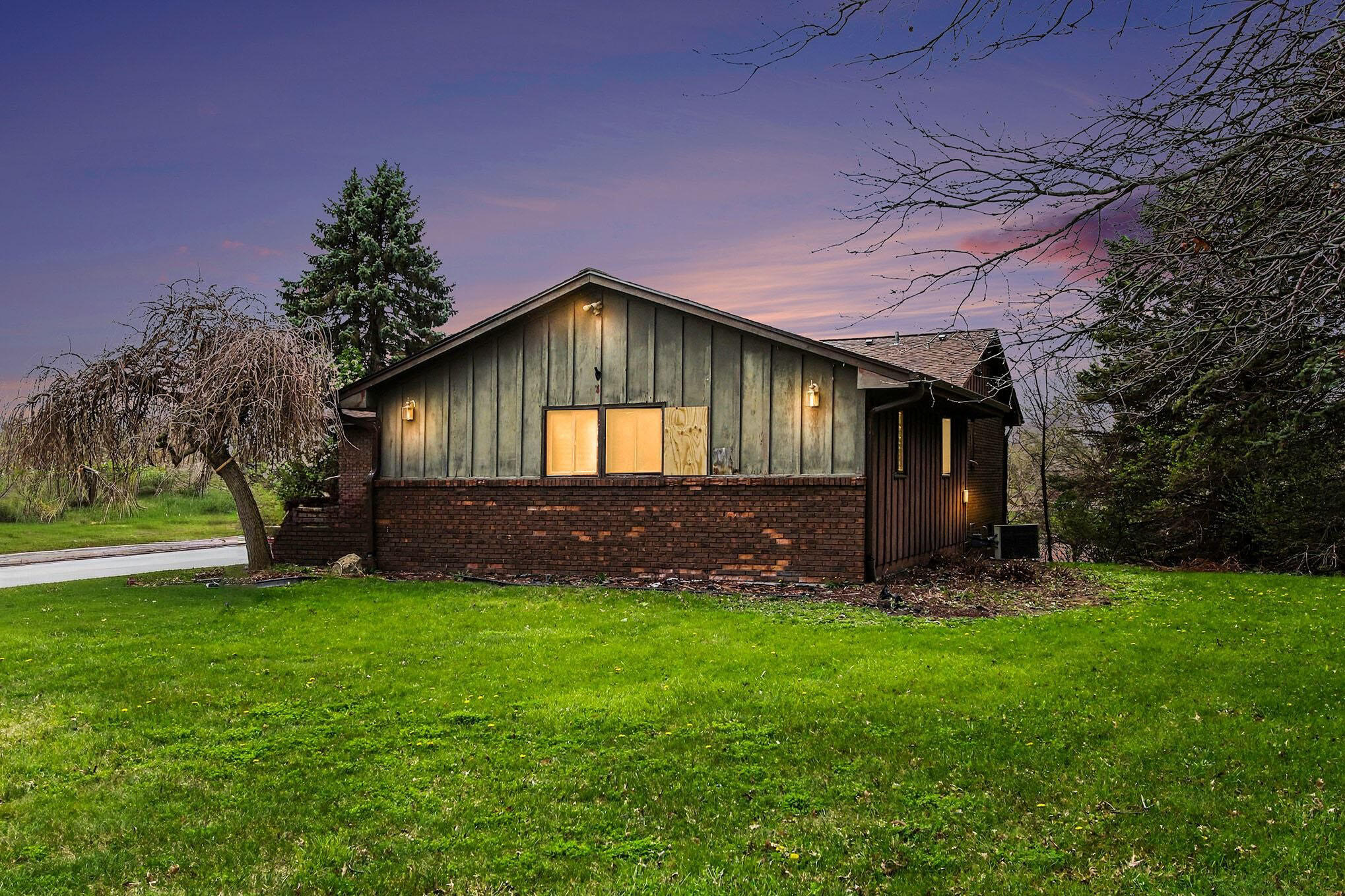 130 South 725 West Crown Point, IN 46307 - Photo 23 of 25 2038x1359