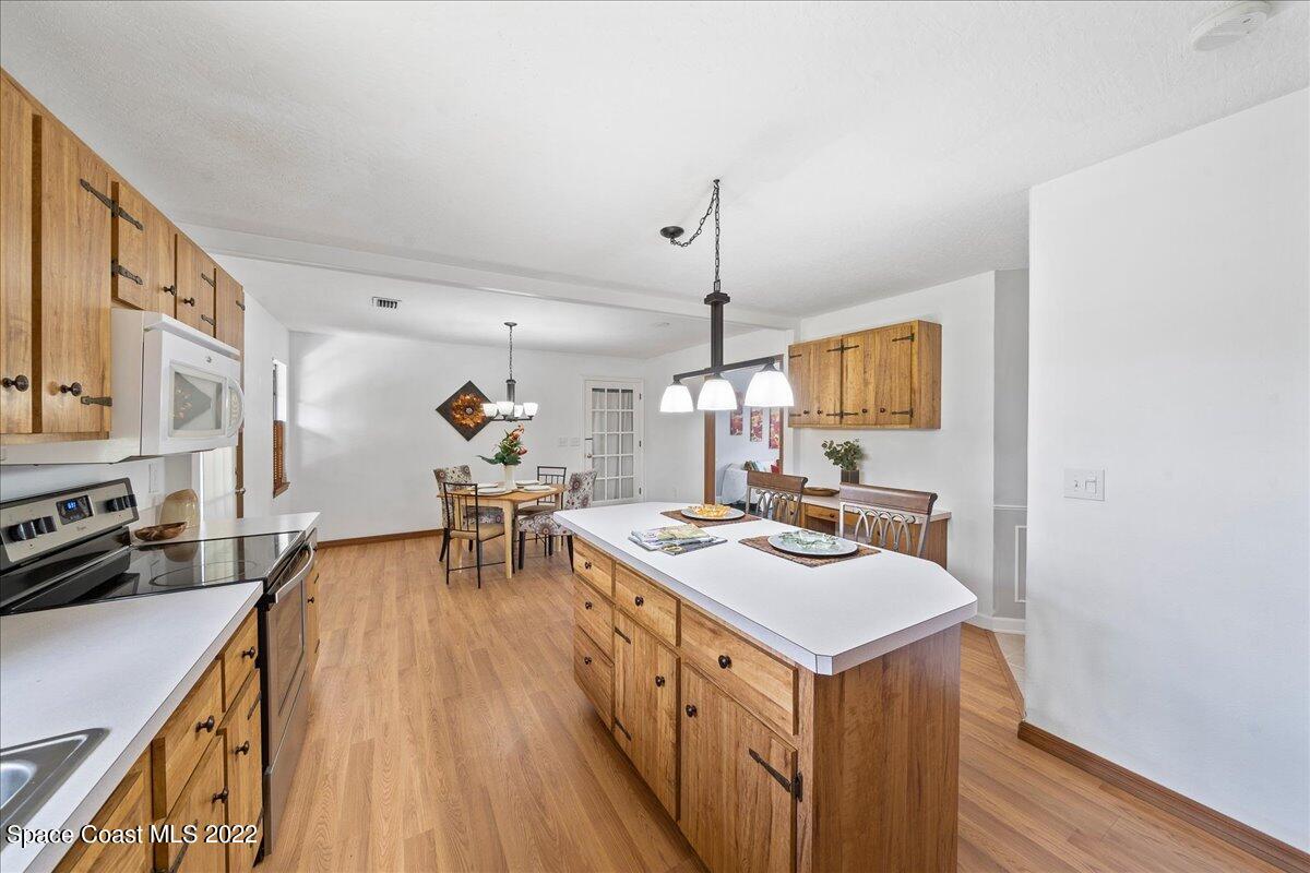 3450 Weber Road Malabar, FL 32950 - Photo 11 of 64 Tons of Cabinets