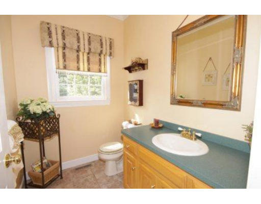 11 Jefferson Road Franklin, MA 02038 - Photo 8 of 20 Gallery Image 8