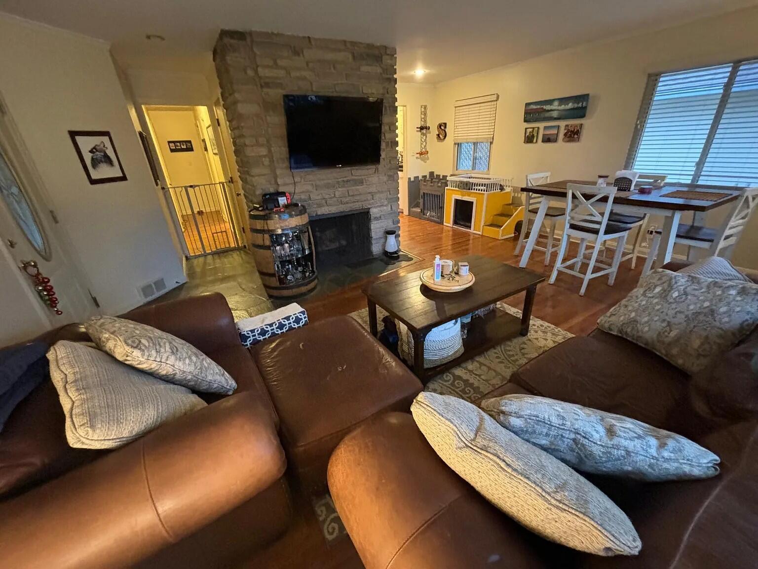 1841 Ridgecliff Road Columbus, OH 43221 - Photo 4 of 39 Living Room