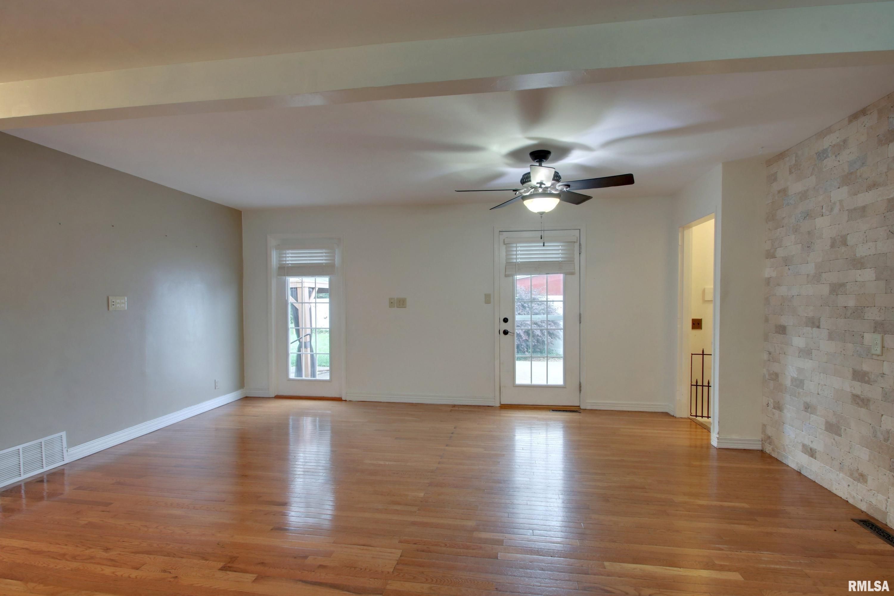 2313 Lyn Road Quincy, IL 62301 - Photo 8 of 22