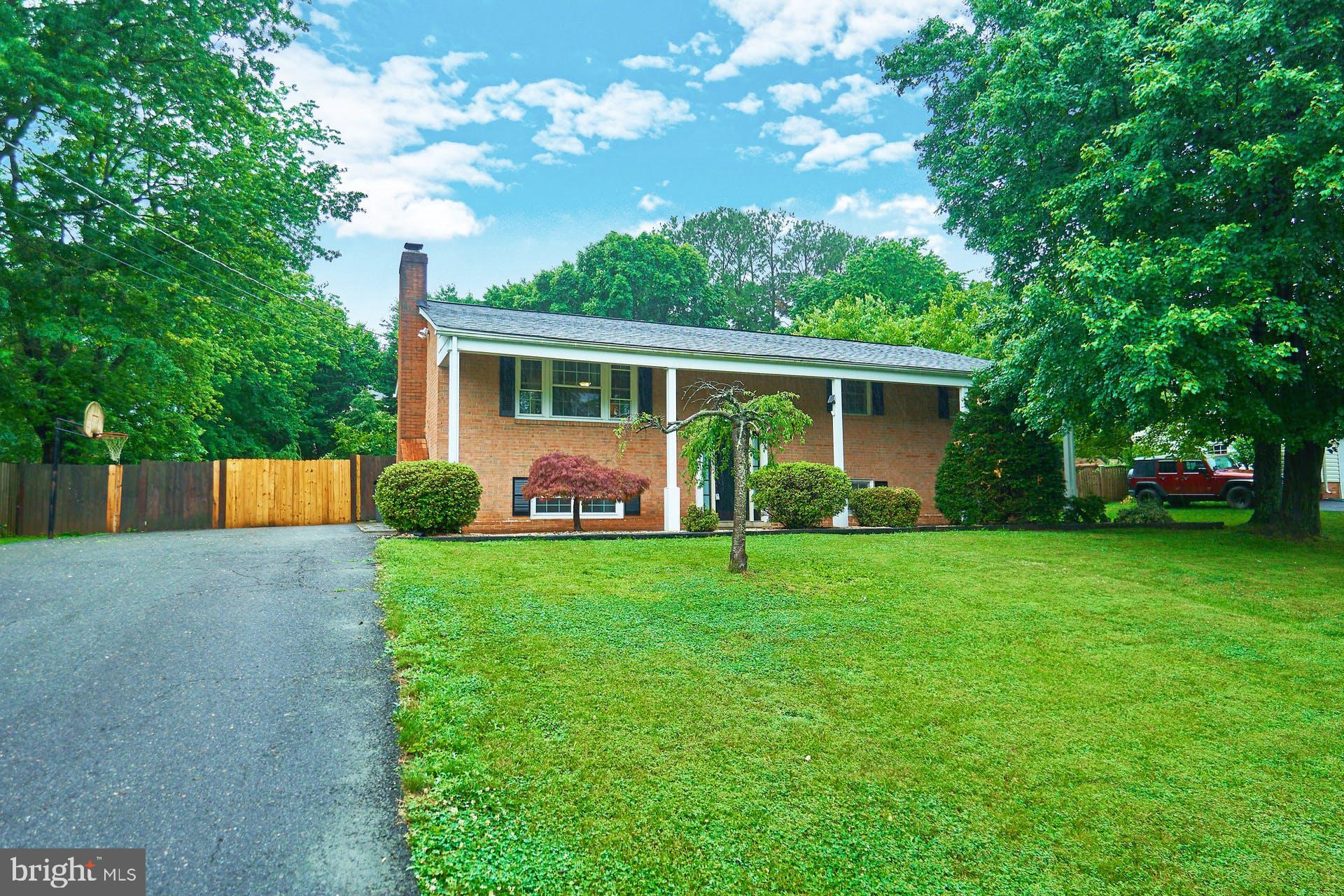 7806 Ontario Road Gainesville, VA 20155 - Photo 2 of 33