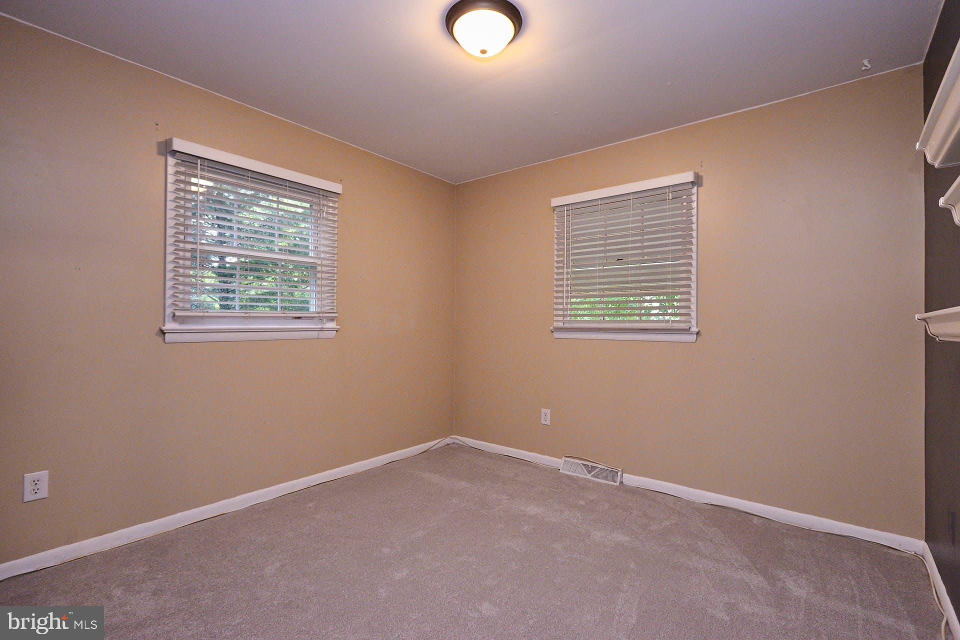 7806 Ontario Road Gainesville, VA 20155 - Photo 18 of 33