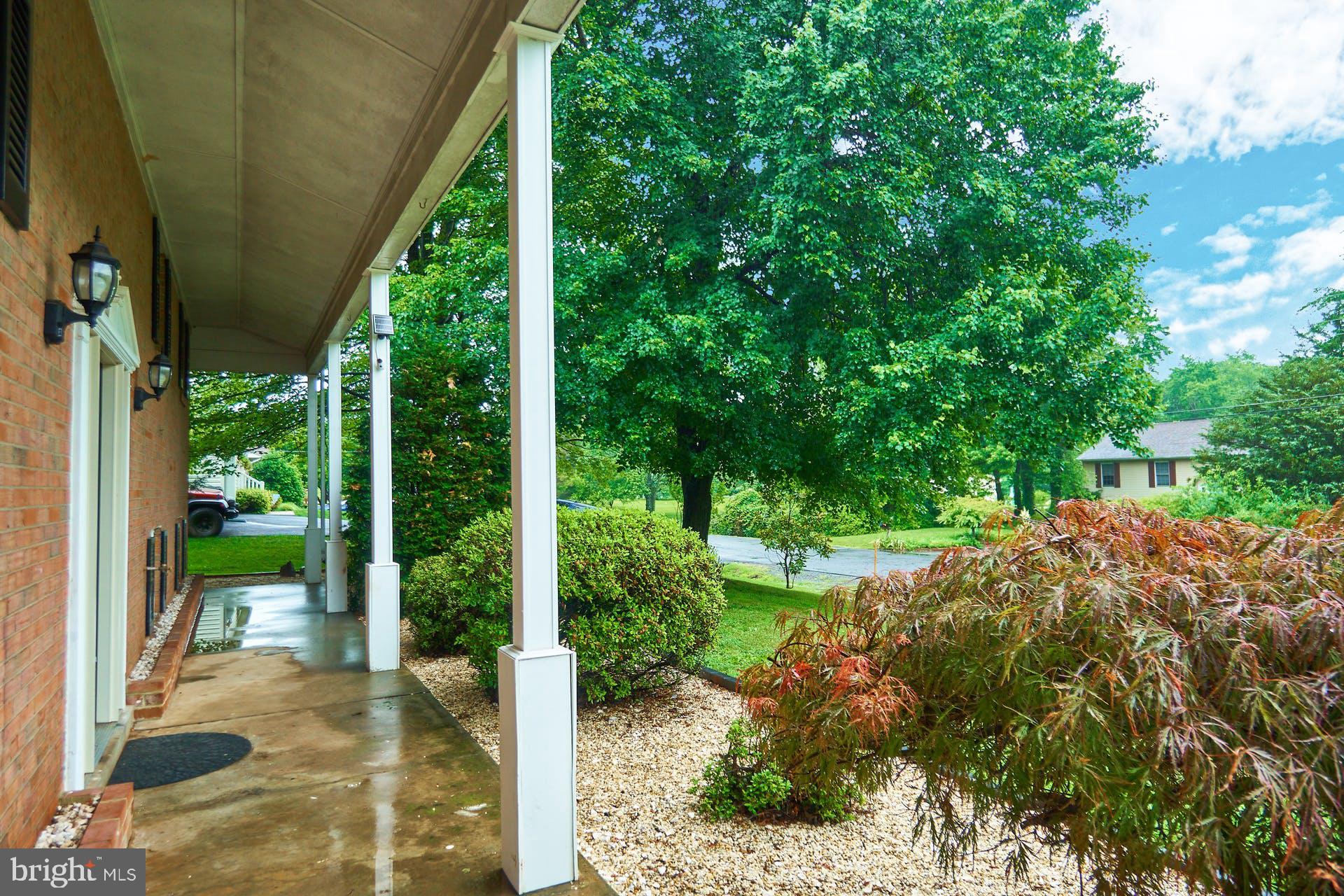 7806 Ontario Road Gainesville, VA 20155 - Photo 3 of 33