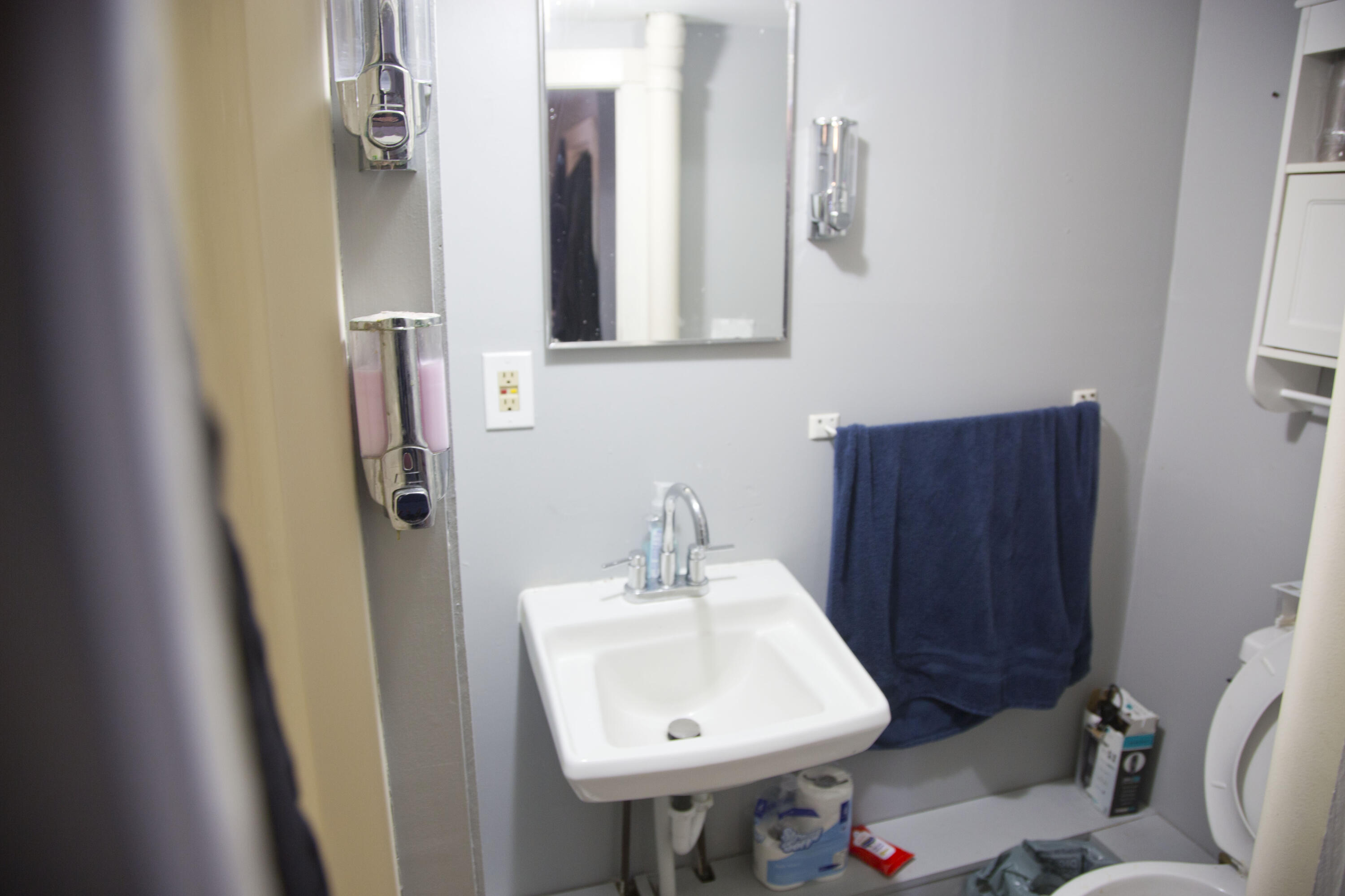 249 Palm Street Bangor, ME 04401 - Photo 23 of 30 Unit 2 bathroom