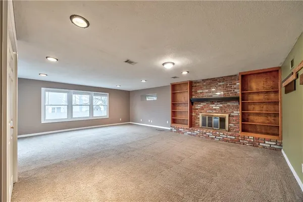 $360,000 | 12721 West 100th Street, Lenexa, KS 66215