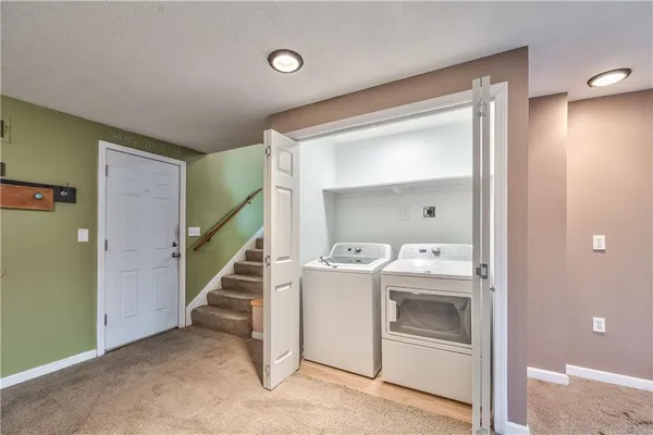 $360,000 | 12721 West 100th Street, Lenexa, KS 66215