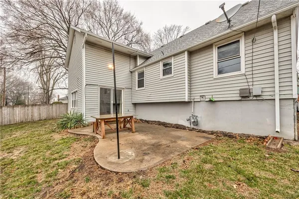 $360,000 | 12721 West 100th Street, Lenexa, KS 66215