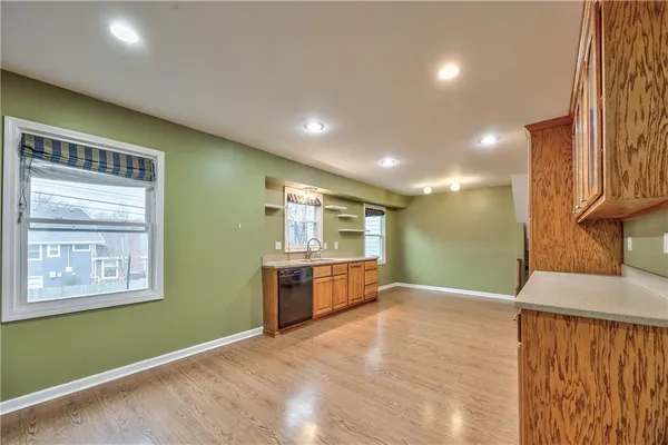 $360,000 | 12721 West 100th Street, Lenexa, KS 66215
