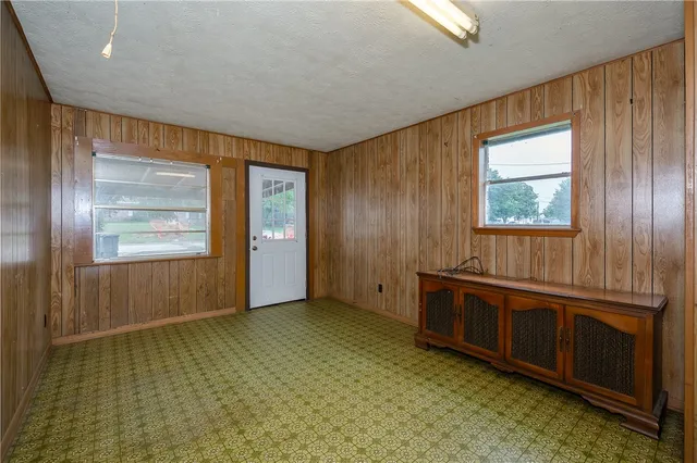 $215,000 | 504 North Echols Street, Caldwell, TX 77836