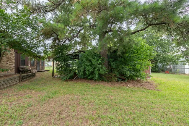 $215,000 | 504 North Echols Street, Caldwell, TX 77836