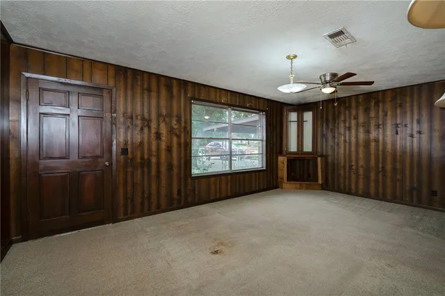 $215,000 | 504 North Echols Street, Caldwell, TX 77836