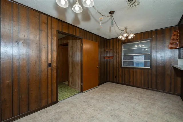 $215,000 | 504 North Echols Street, Caldwell, TX 77836