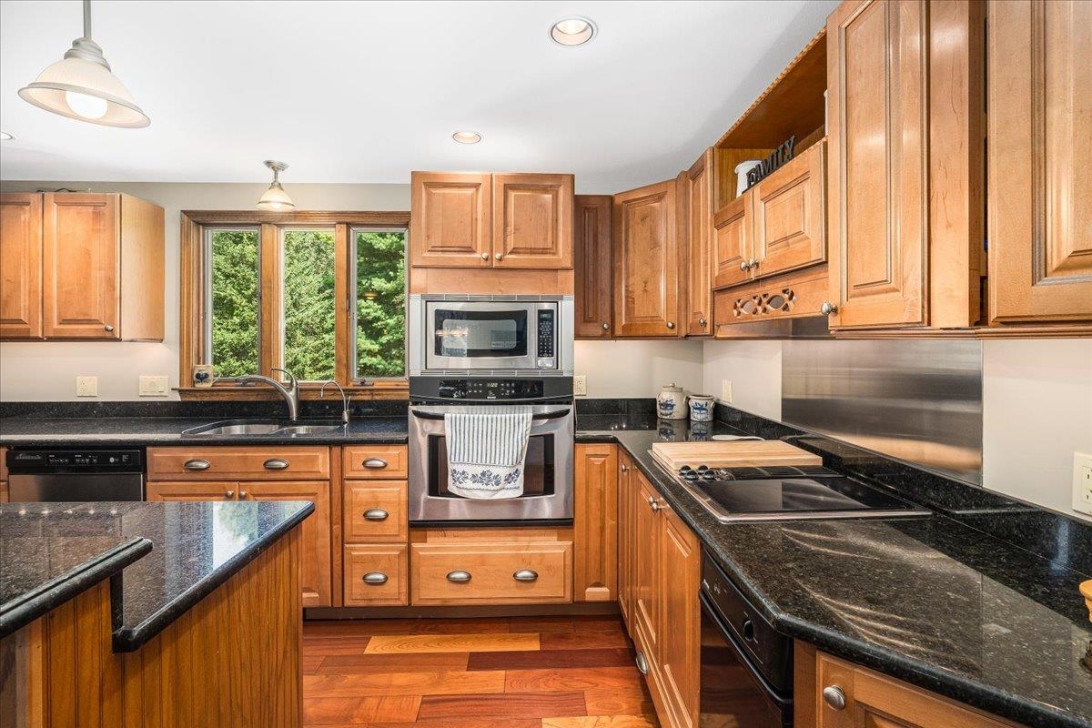 9 County Road Windham, NH 03087 - Photo 8 of 55