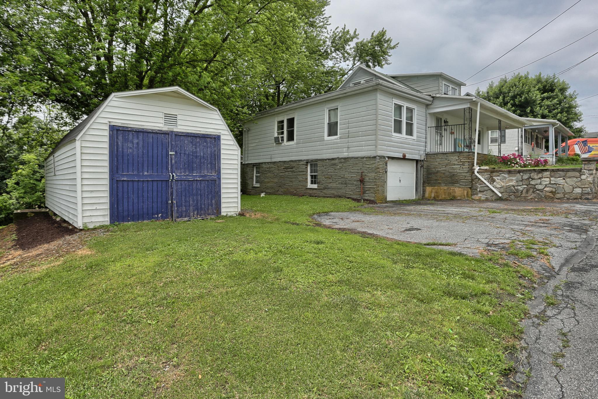 2618 North Colebrook Road Manheim, PA 17545 - Photo 3 of 35