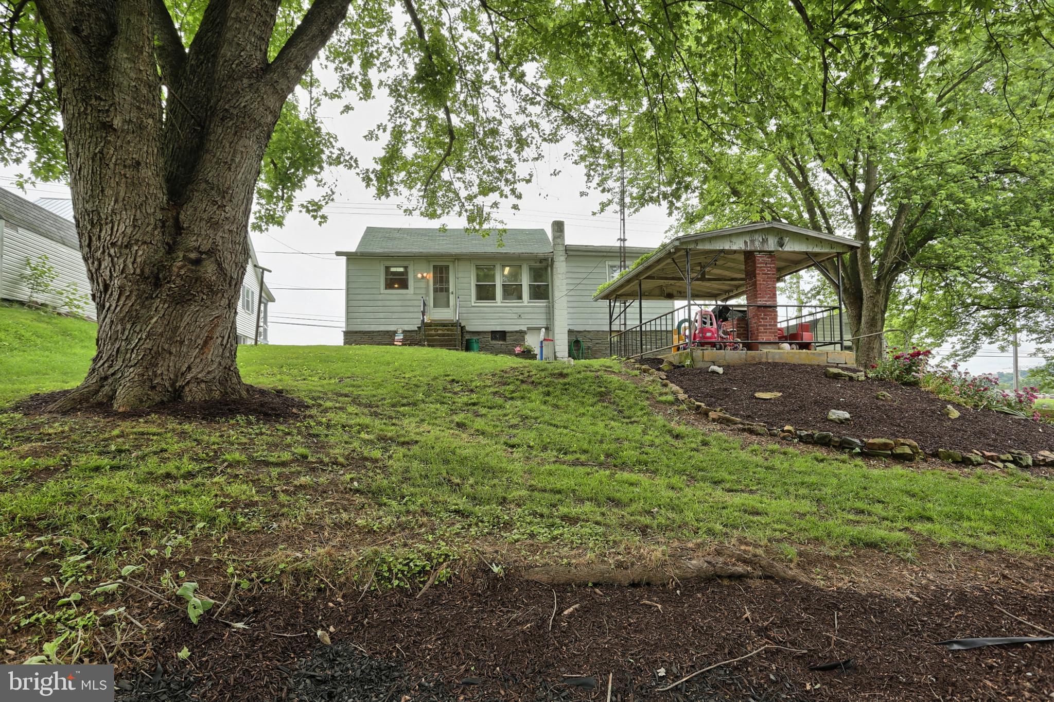 2618 North Colebrook Road Manheim, PA 17545 - Photo 10 of 35