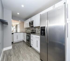 12 Royal Palm Way, Unit 6060 Boca Raton, FL 33432 - Photo 6 of 27 Kitchen