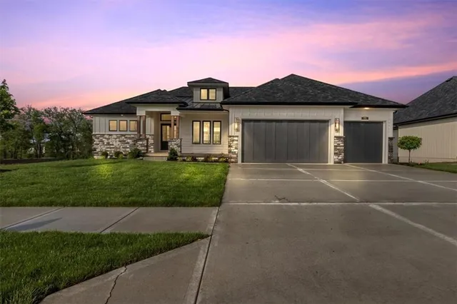 $1,049,896 | 8732 North Lewis Avenue, Kansas City, MO 64157