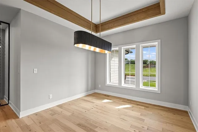 $1,049,896 | 8732 North Lewis Avenue, Kansas City, MO 64157