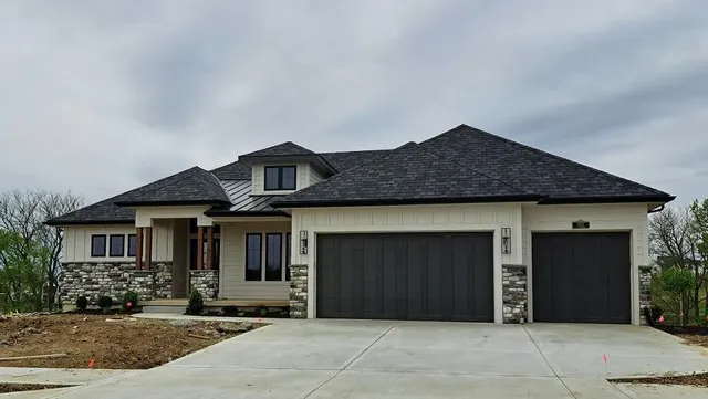 $1,049,896 | 8732 North Lewis Avenue, Kansas City, MO 64157