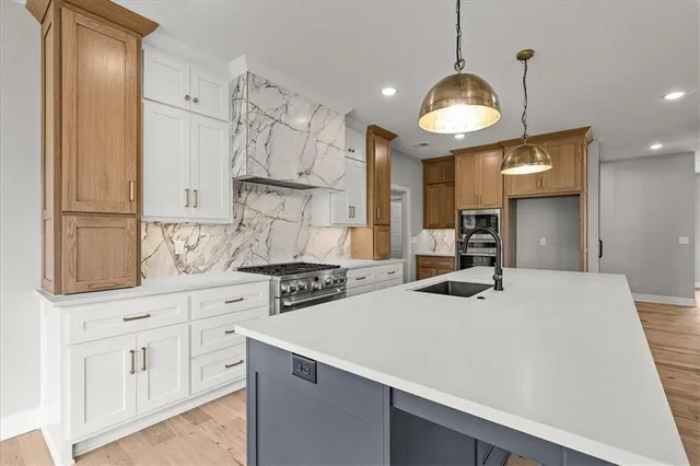 $1,049,896 | 8732 North Lewis Avenue, Kansas City, MO 64157